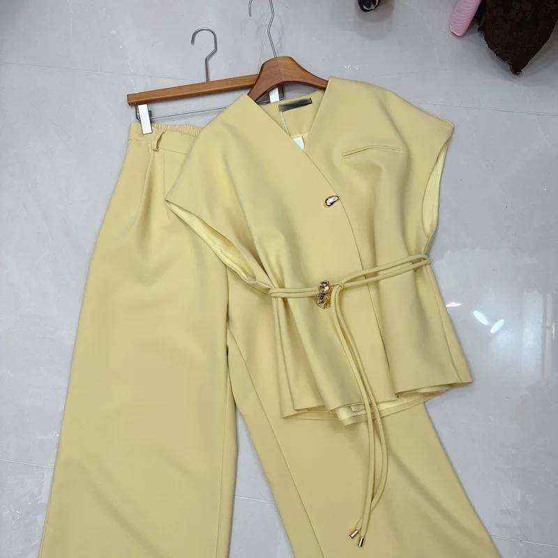 Ladies suits two piece - Image 3