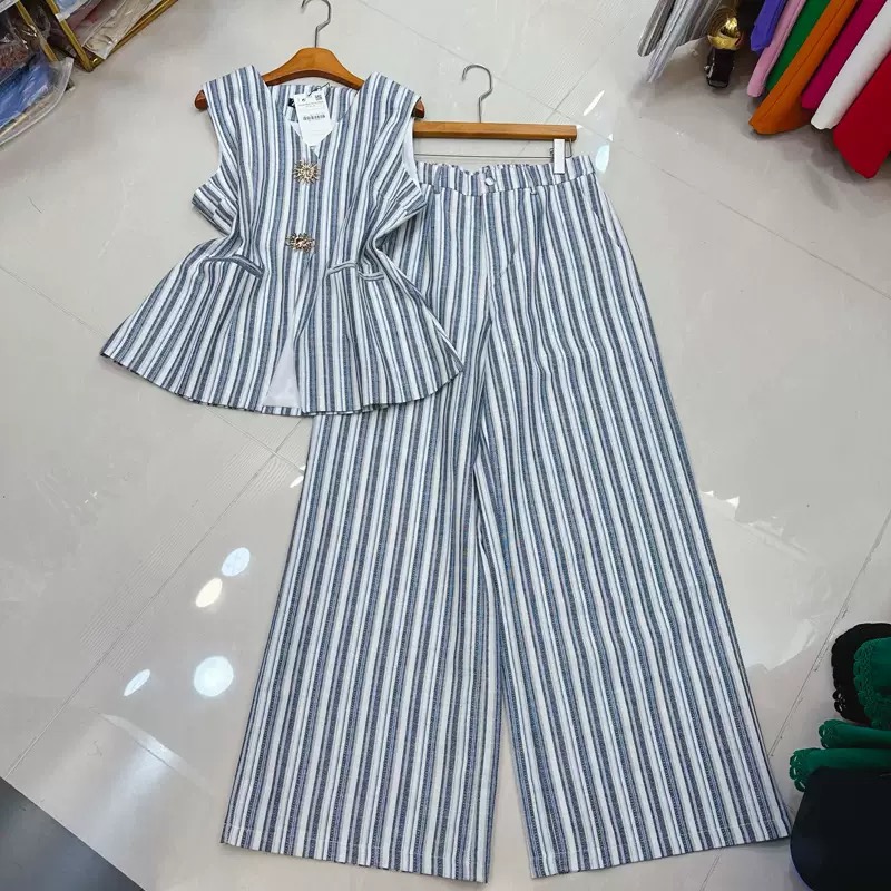 Ladies two piece - Image 3