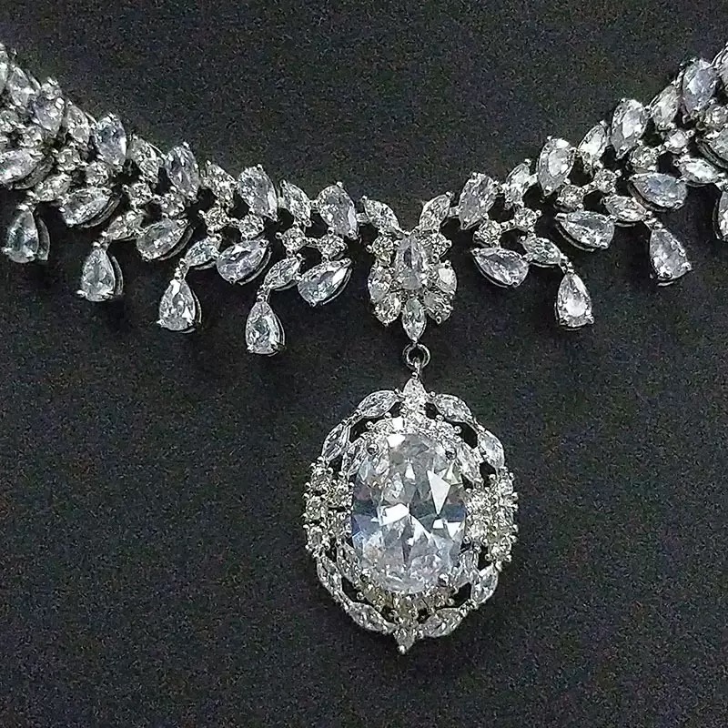 Luxurious Zircon Necklace ,earrings,bracelet & ring four piece Set - Image 2