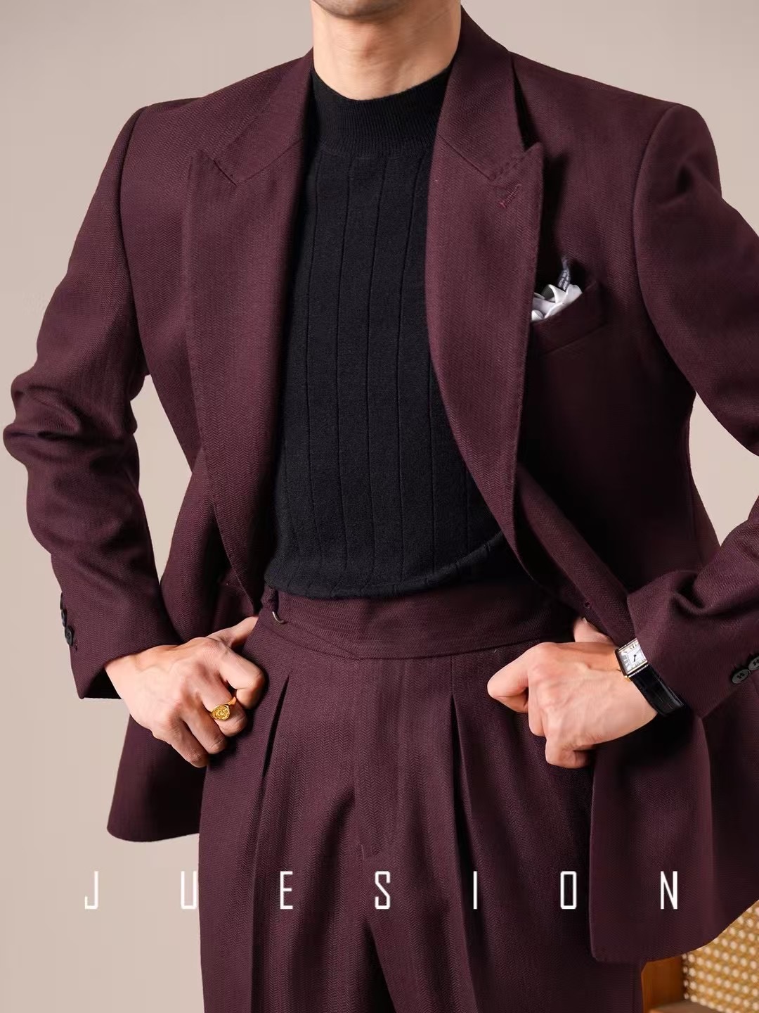 Italian-style peak lapel Suit