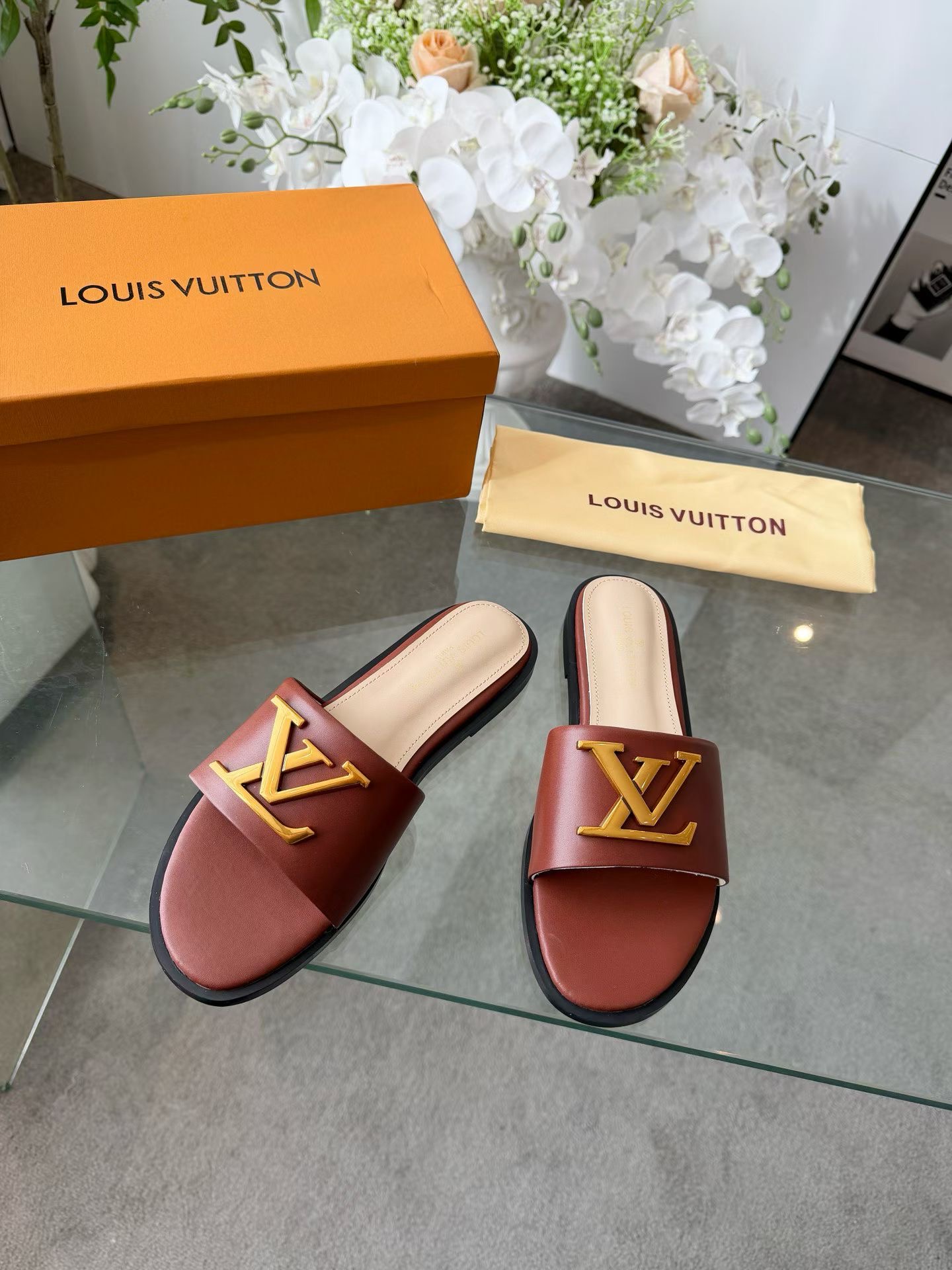 Ladies LV Slides - Image 2