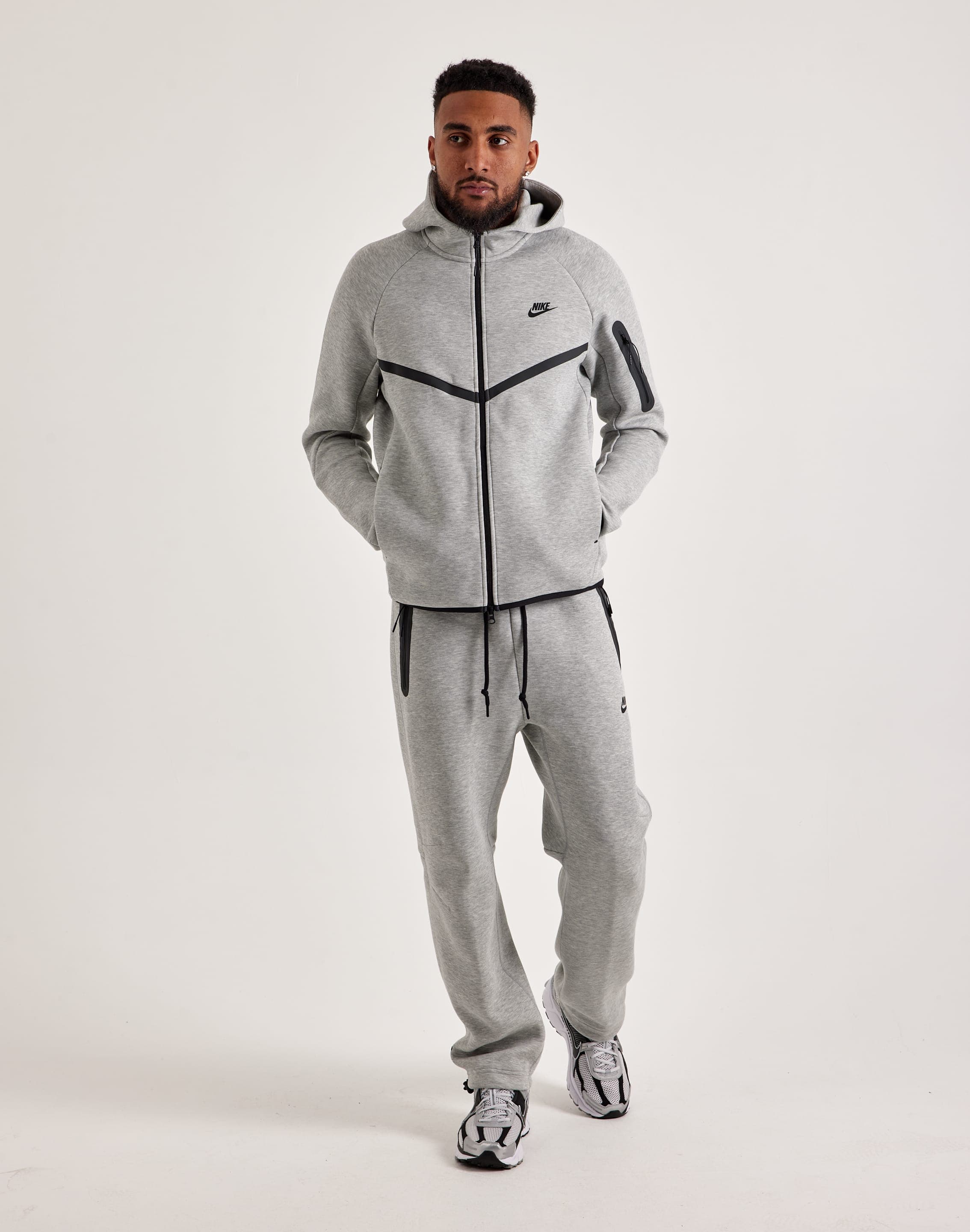 Nike tracksuits - Image 2