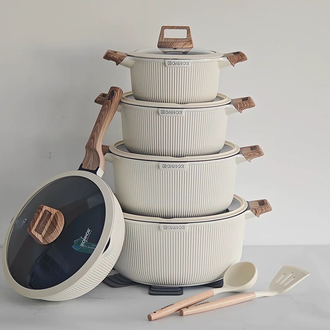 Nonstick cookwear set