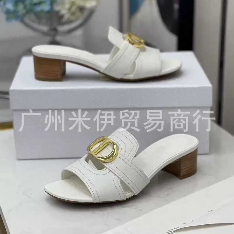 D-buckle round toe short heels - Image 2