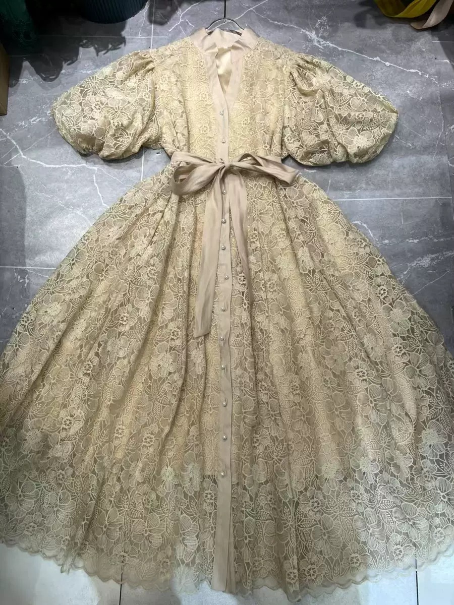 Less dress with a slimming waist  crochet openwork sleeves - Image 2