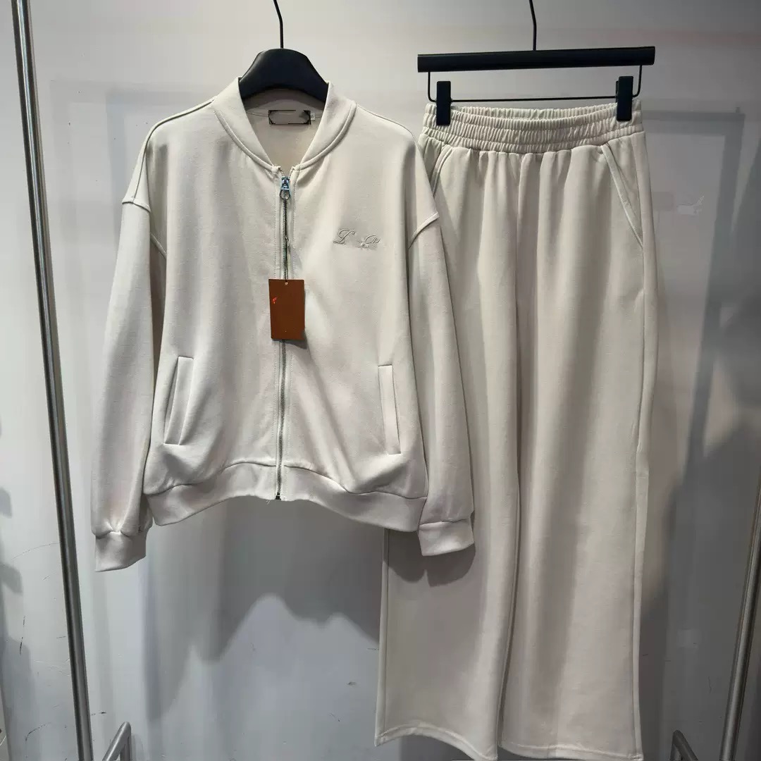 High quality women’s tracksuits - Image 2