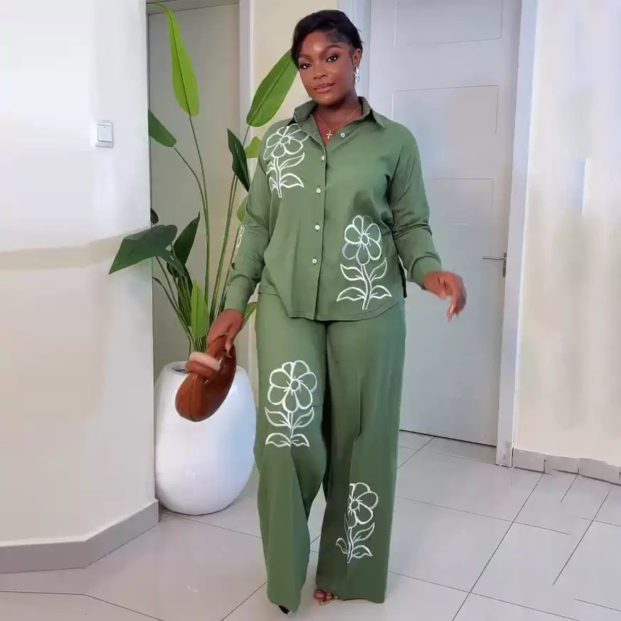 Woman’s High-end retro French embroidered shirt & trousers