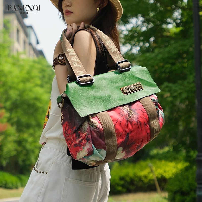 New beverage design shoulder bag