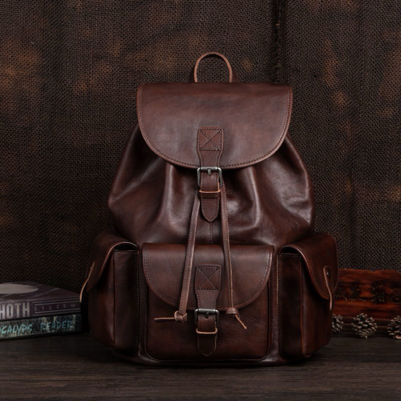 High -end retro cowhide backpack