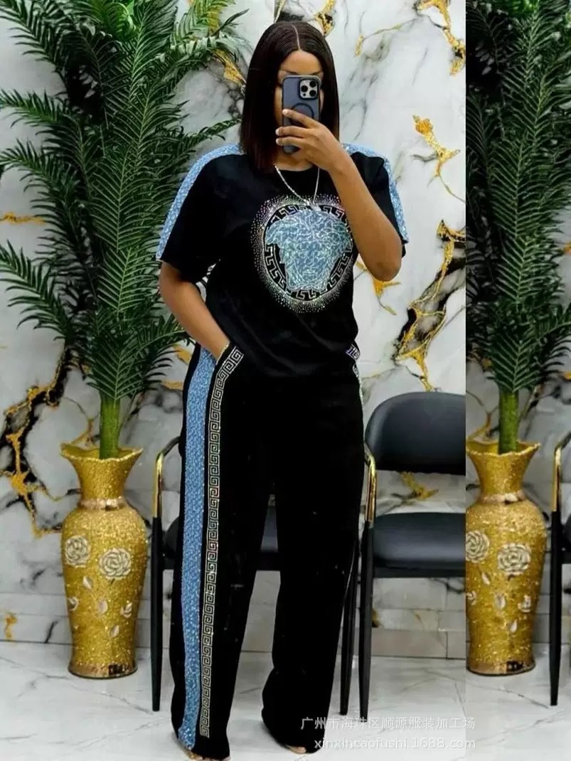 Women’s Casual loose-fitting two Piece set with Rhinestones