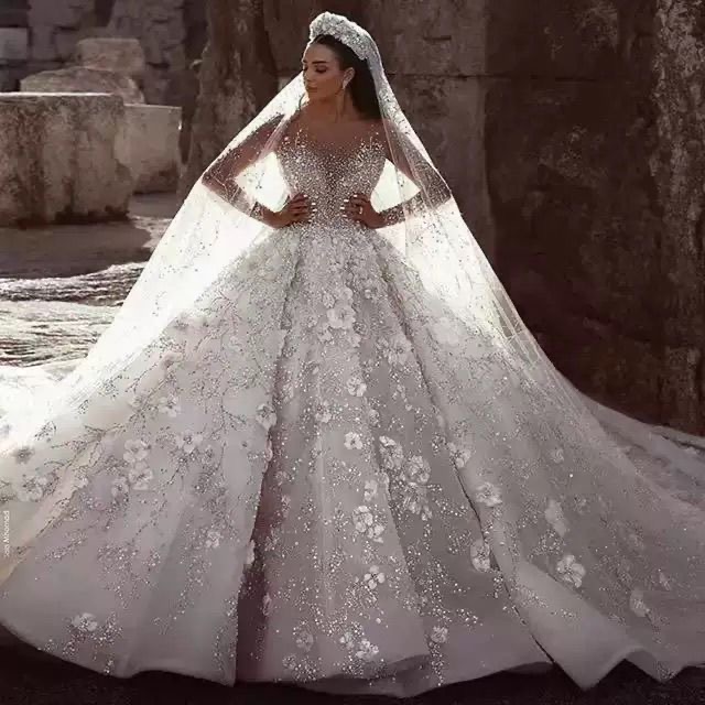 Luxury wedding Gown - Image 3