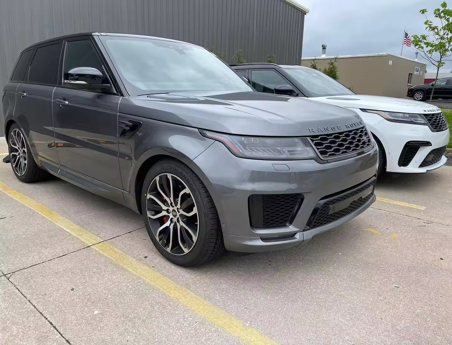 2020-2024 USED RangeRover  Velar - Image 3