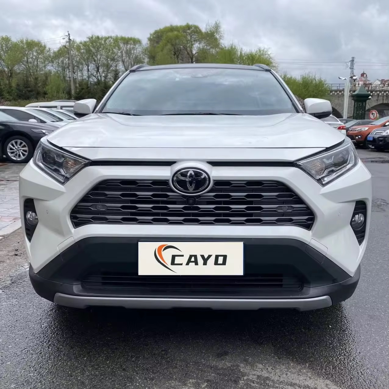 Toyota Rev 4 AWD 2.0 ,2.5 Top Gasoline Fuel  vehicle Petrol Automobile used cars - Image 3