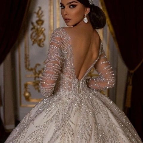 Long sleeve wedding Dress - Image 2