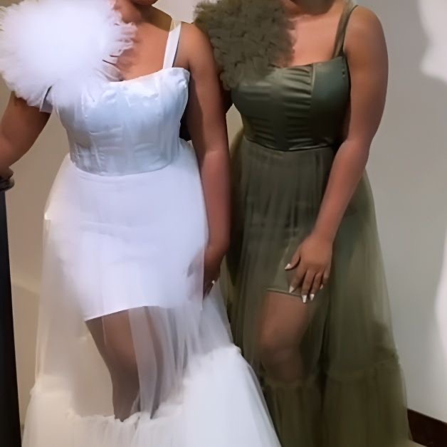 Bridal shower ivory & white wedding robes - Image 3