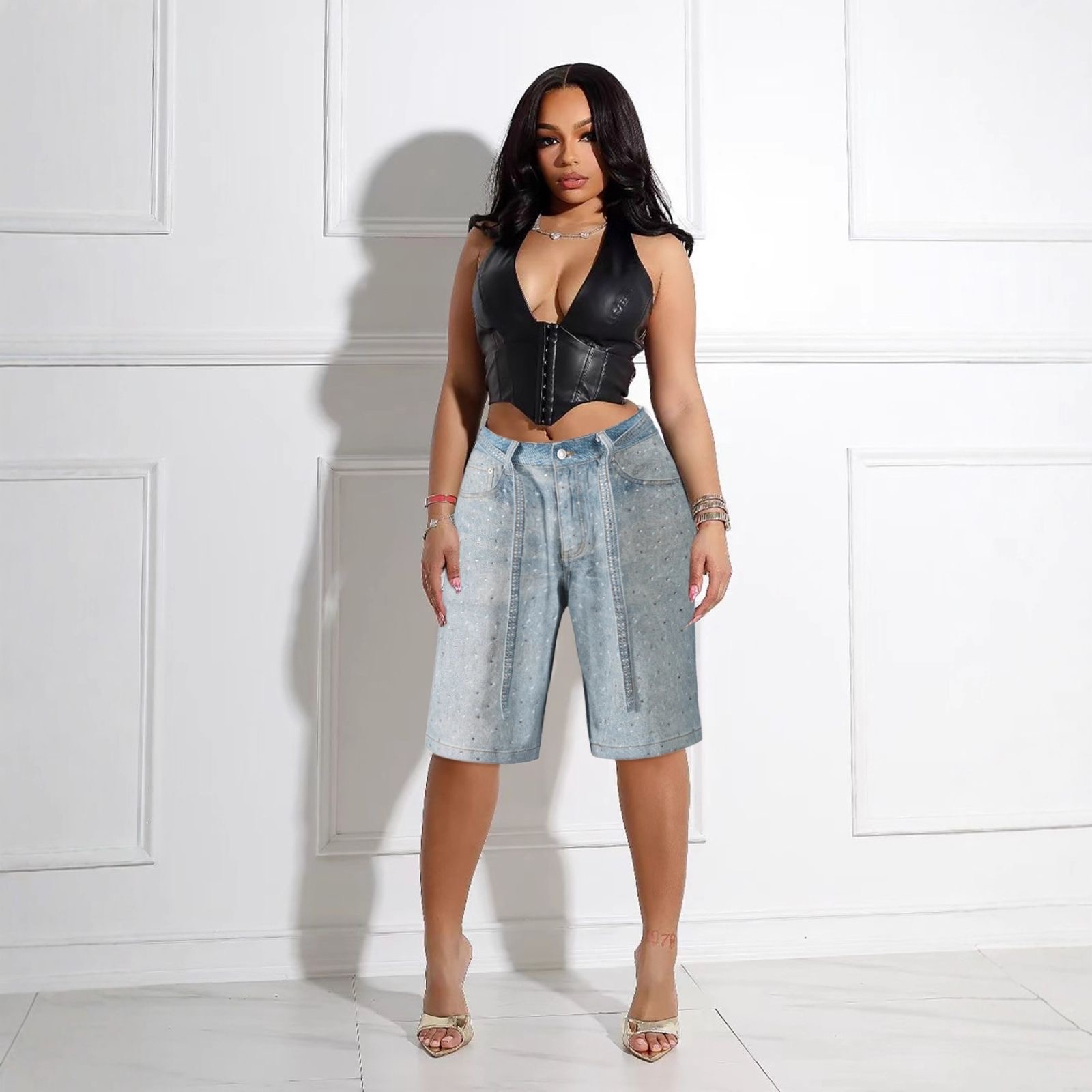 Ladies 3 quarter Jean Short - Image 2