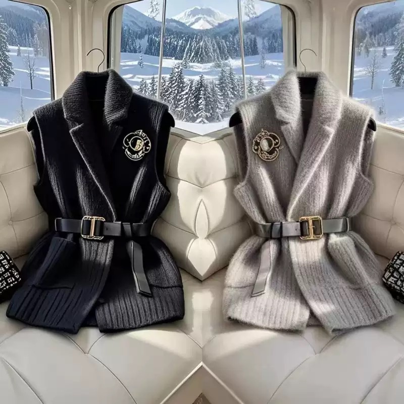 Women’s knitted vest