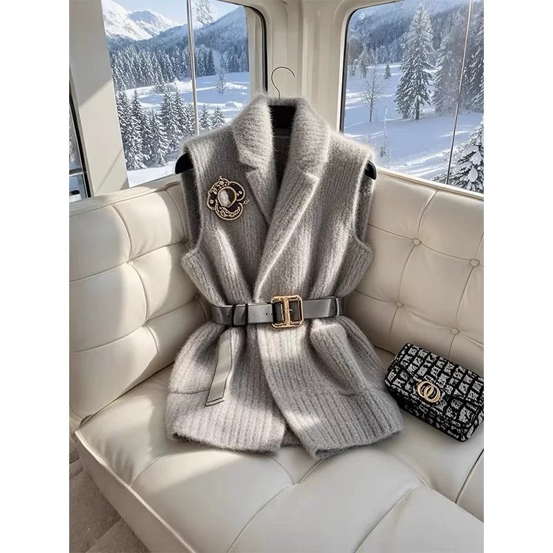 Women’s knitted vest - Image 2